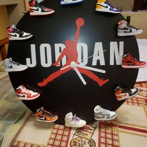 Jordan 1 Clock